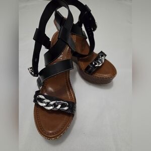 Elegant Black Sandals with Silver Chain Accent